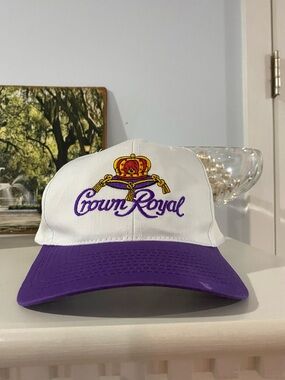 Vintage 90’s Crown Royal Snapback White Hat Purple Bill Promo Adjustable